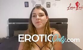 Lena Lust: Banana in her Pussy