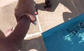 Hot Outdoor fuck ends with Blowjob in Pool