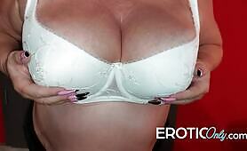 No one there to fuck me... so I play with my Dildo